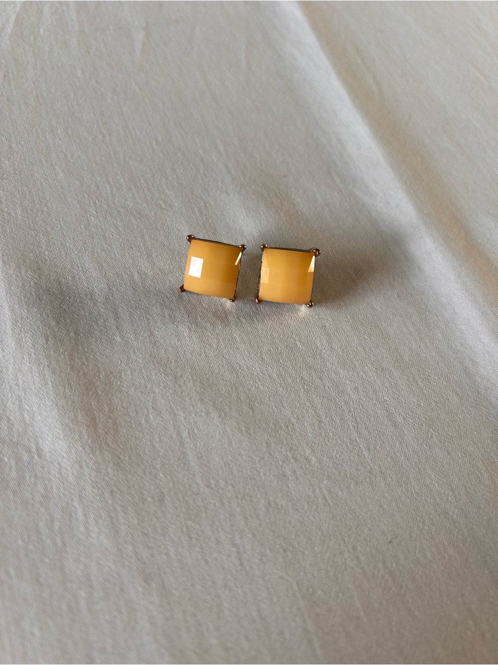 Light Coral/Peach Square Faceted Stud Earrings Gold Tone